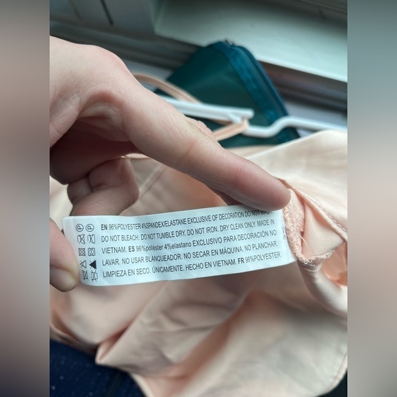 Forever 21 Satin Lace-Trim Cami top peach - Picture 13 of 13